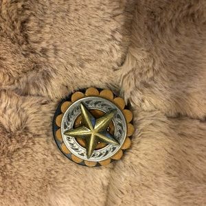 Western silver concho pop socket phone holder